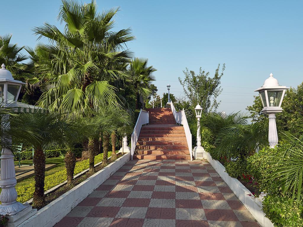 Club Mahindra Kandaghat Exterior photo
